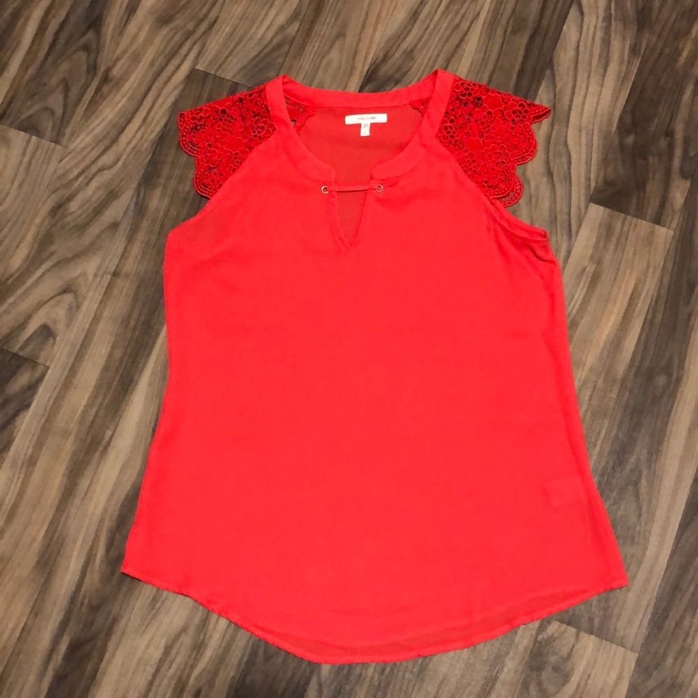 Maurices Coral blouse with lace sleeves ❤️